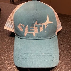 Yeti Trucker Hat Light Blue
